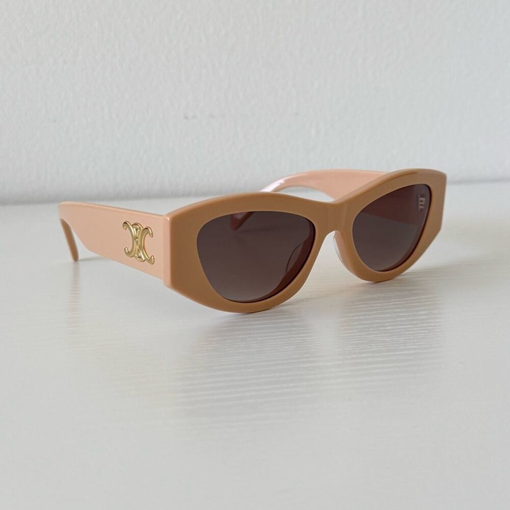 New! Celine Triomphe Chic Tan Sunglasses CL40308U 57B, Authentic
